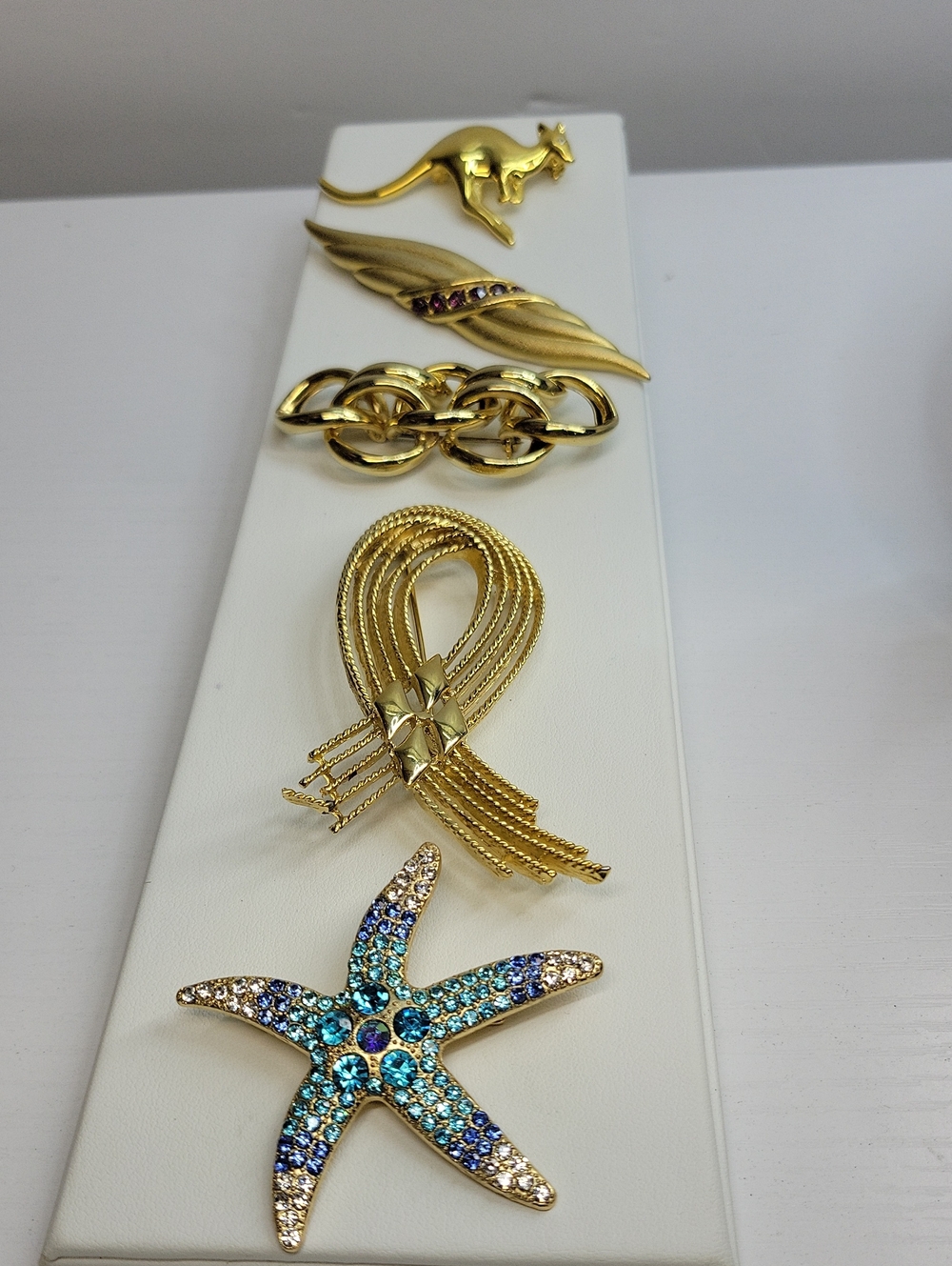 Gold Tone Brooch Lot